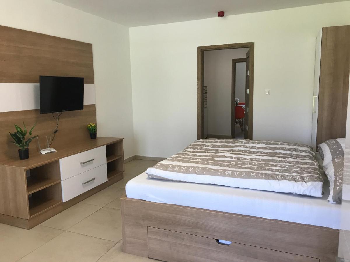 세게드 Tisza Gyongye Apartmanhaz 아파트 외부 사진